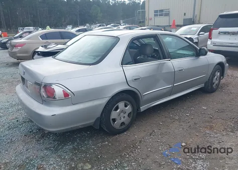 2002 Honda Accord 3.0 Ex z USA, uszkodzony, nr VIN 1HGCG16542A023443